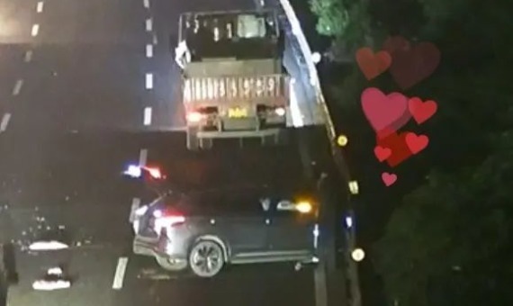 皖N33559驾驶员，你被杭州交警点赞啦！