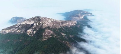 “自帶濾鏡”的白佛山 云霧升起秒變海上仙島