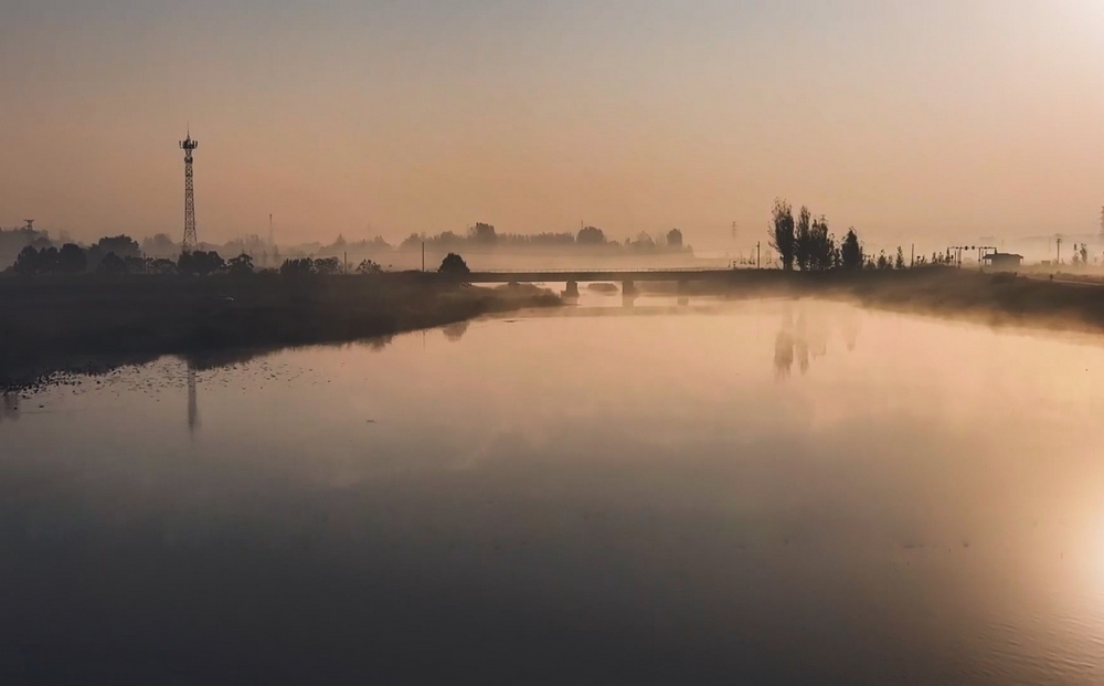 晨霧“上線” 棗莊薛城小武穴秒變“詩(shī)意畫(huà)卷” 