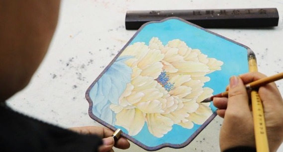 山东巨野：工笔牡丹画产销旺 