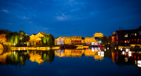 台儿庄古城：灯火阑珊处，烟波缥缈中   