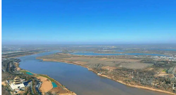 天蓝水阔！高空俯瞰黄河冬日盛景