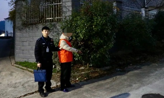 “抓获2人！淮北警方紧急拦截，挽损96万元现金！