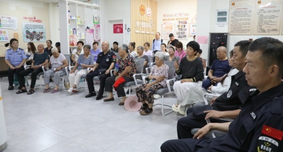 济宁公安越河派出所宣防进社区协同共治护安宁