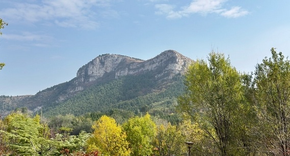从蝎子山到佛慧山：山中山外观秋山