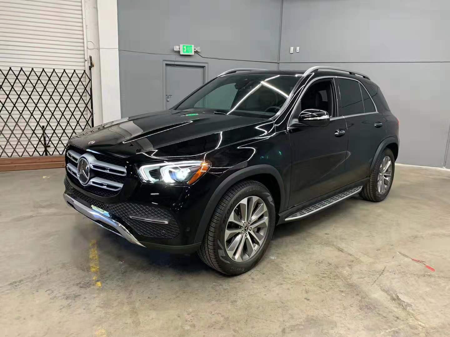 2020款奔驰gle350搭载最新的mbux多媒体系统,可通过触控板进行操作