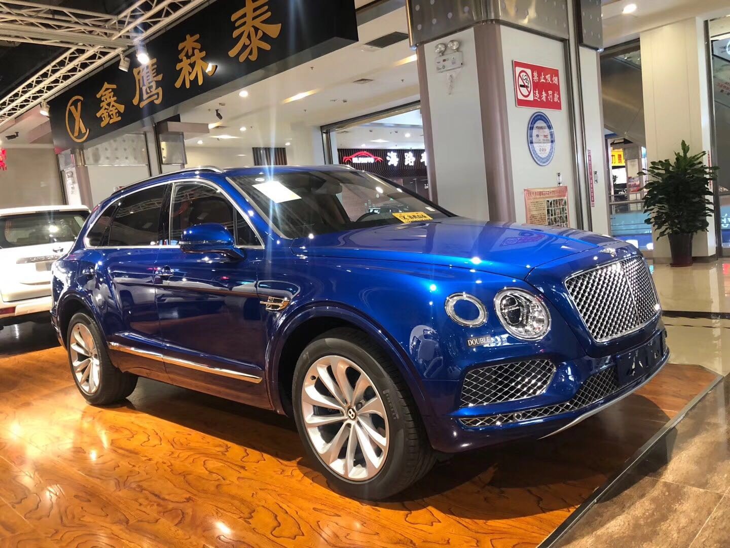 实拍20款宾利添越 挑战极致奢华suv首选