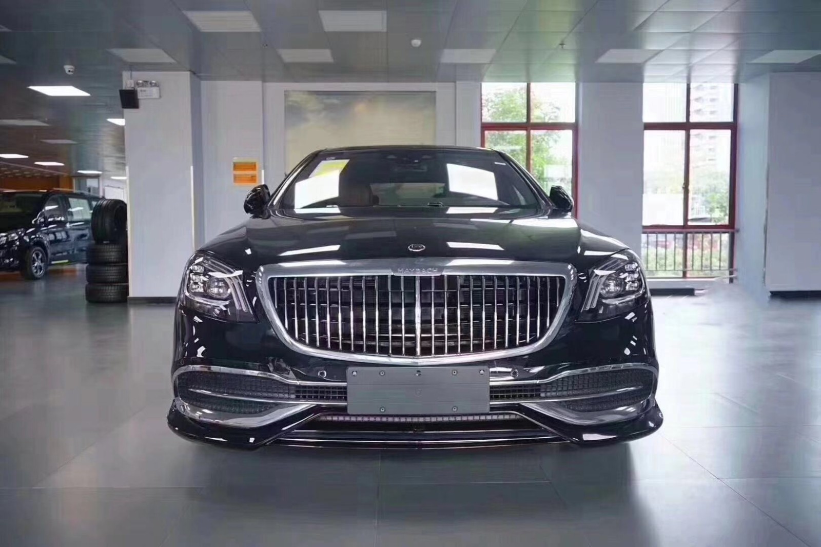 奔驰迈巴赫s450四驱商务轿19款现促价