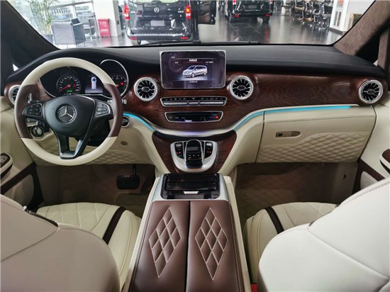 奔驰迈巴赫vs880豪华商务车撩妹神车