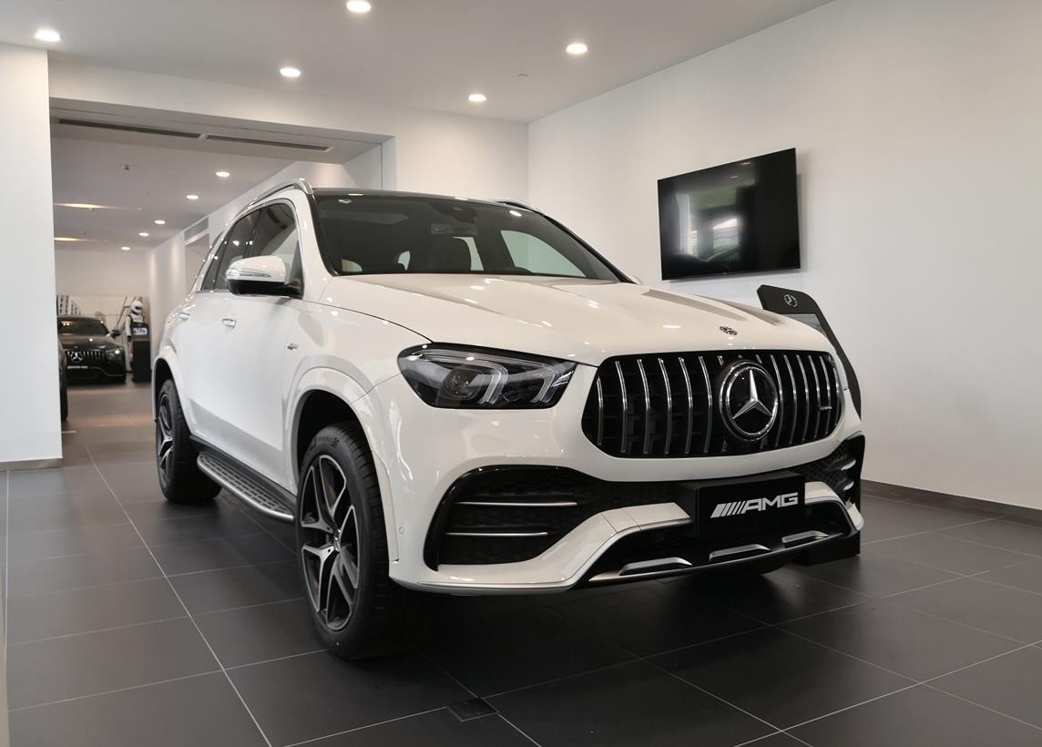 2020款全新一代奔驰amg gle53 amg首先看前脸,最明显的进化就是采用了