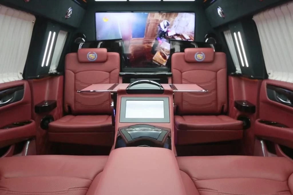 凯迪拉克加长款总统一号商务车内饰豪华