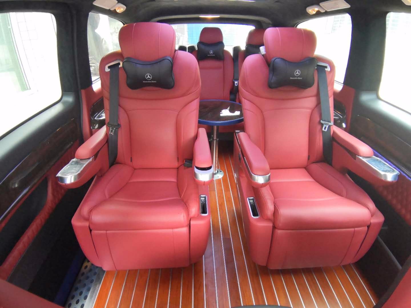 成都奔驰威霆商务车改装项目及实拍图