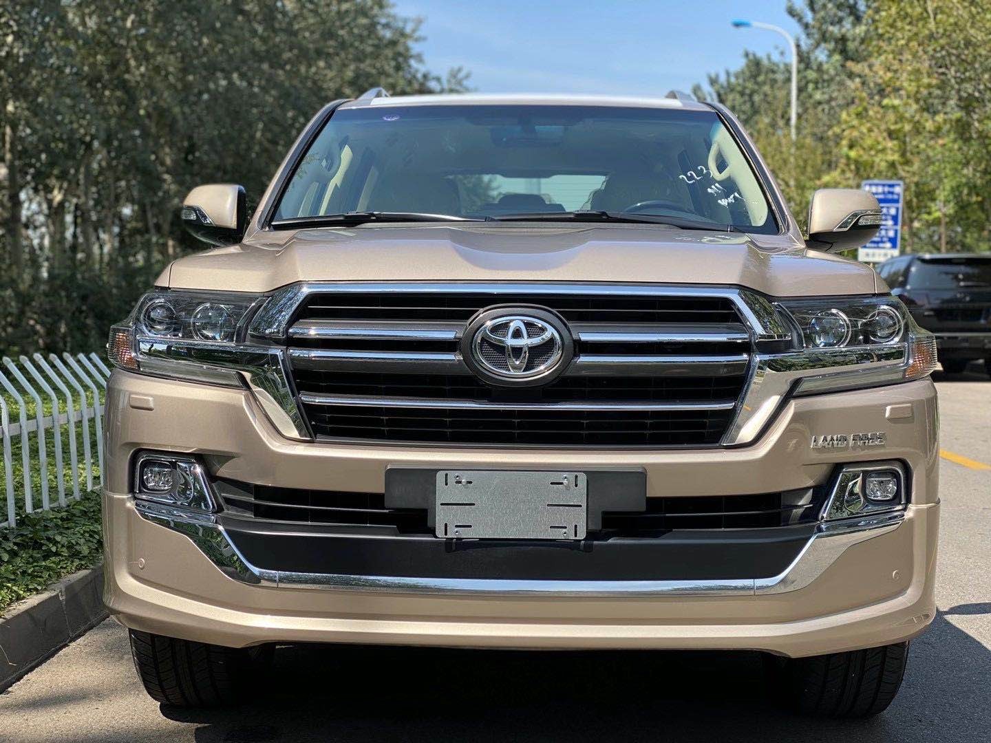 丰田陆巡兰德酷路泽4600现车优惠销售