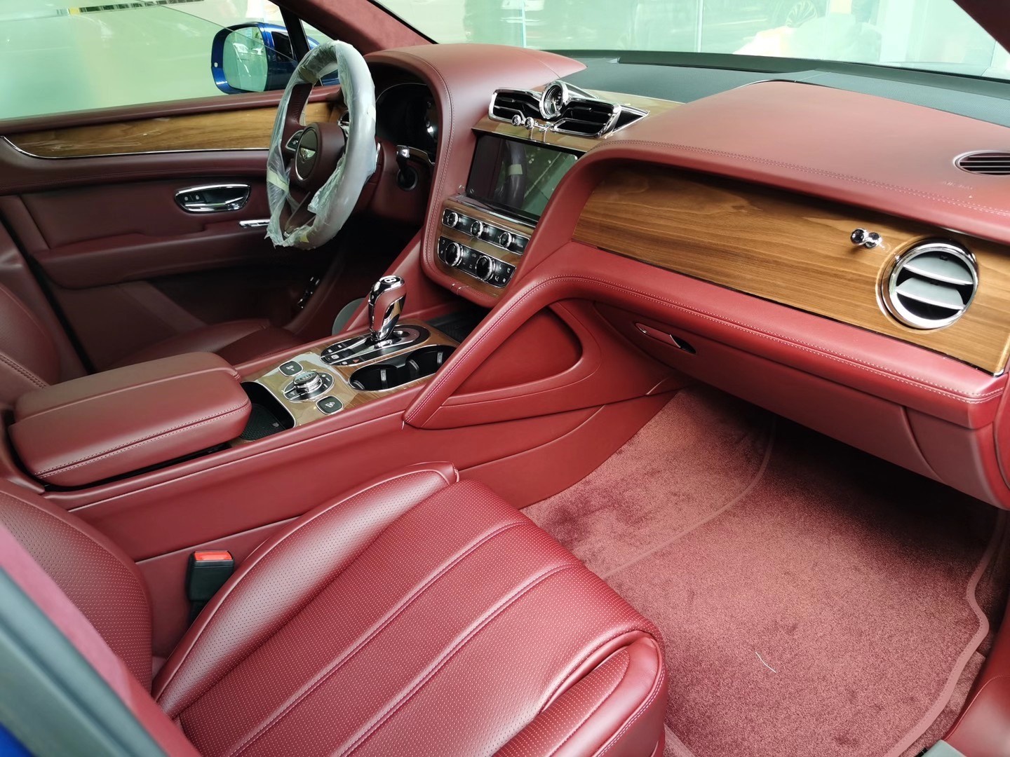 宾利suv添越首发配置价格酣畅淋漓体验