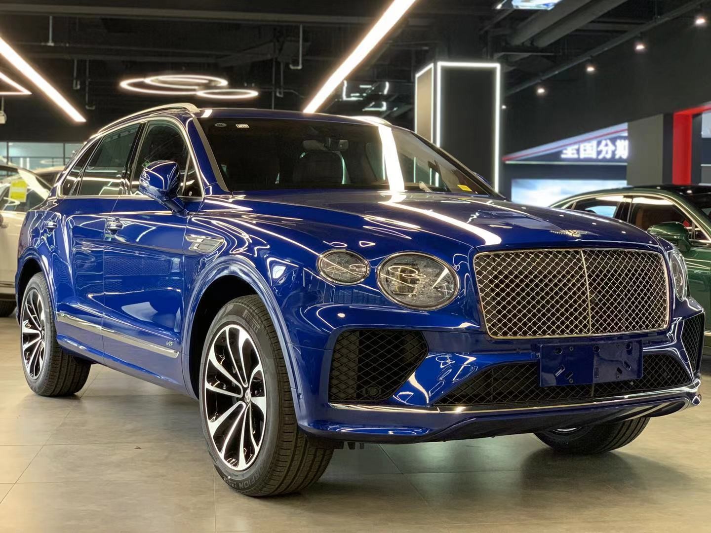 21款宾利添越港口现车颜色齐全报价详情