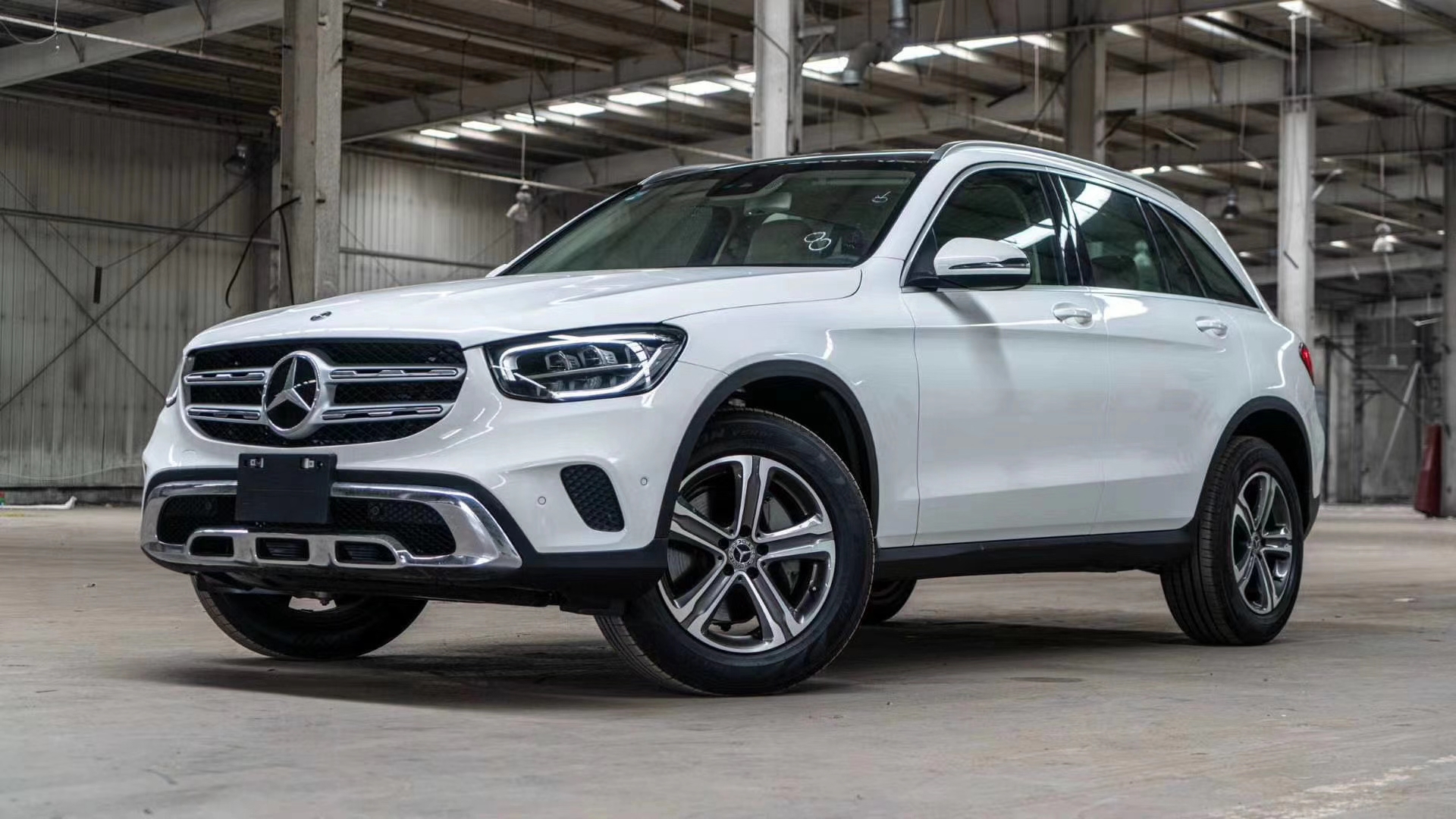 墨版奔驰glc300 带天窗 手续齐白/黑