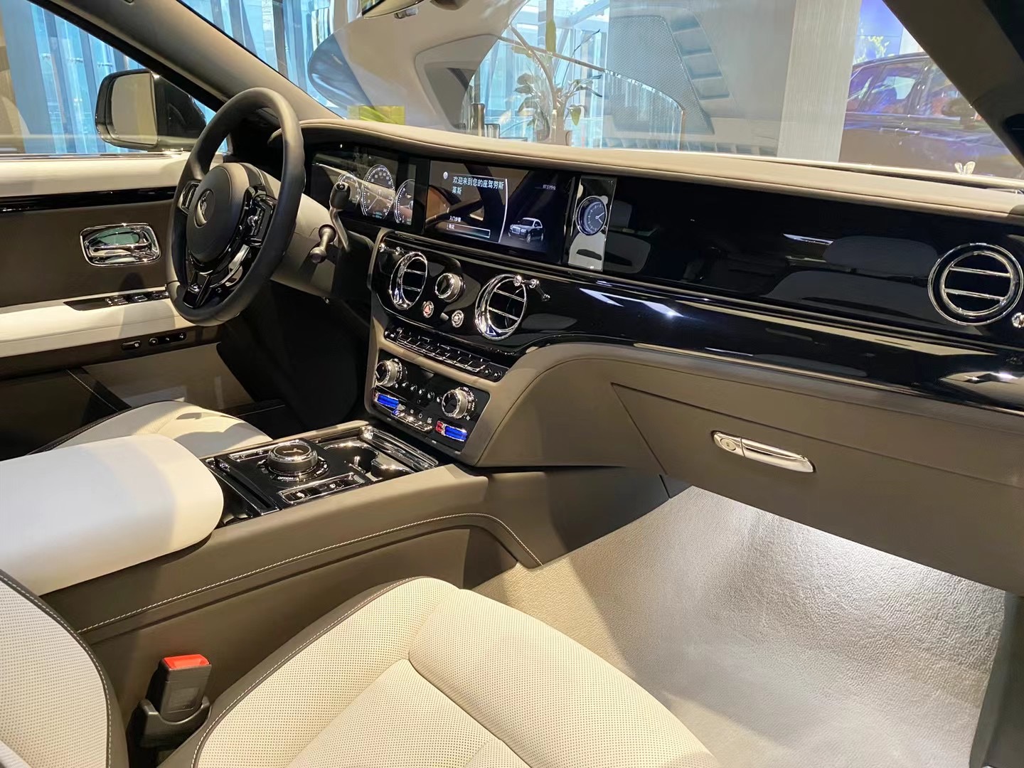 21款劳斯莱斯古思特古朴传承让利促销中