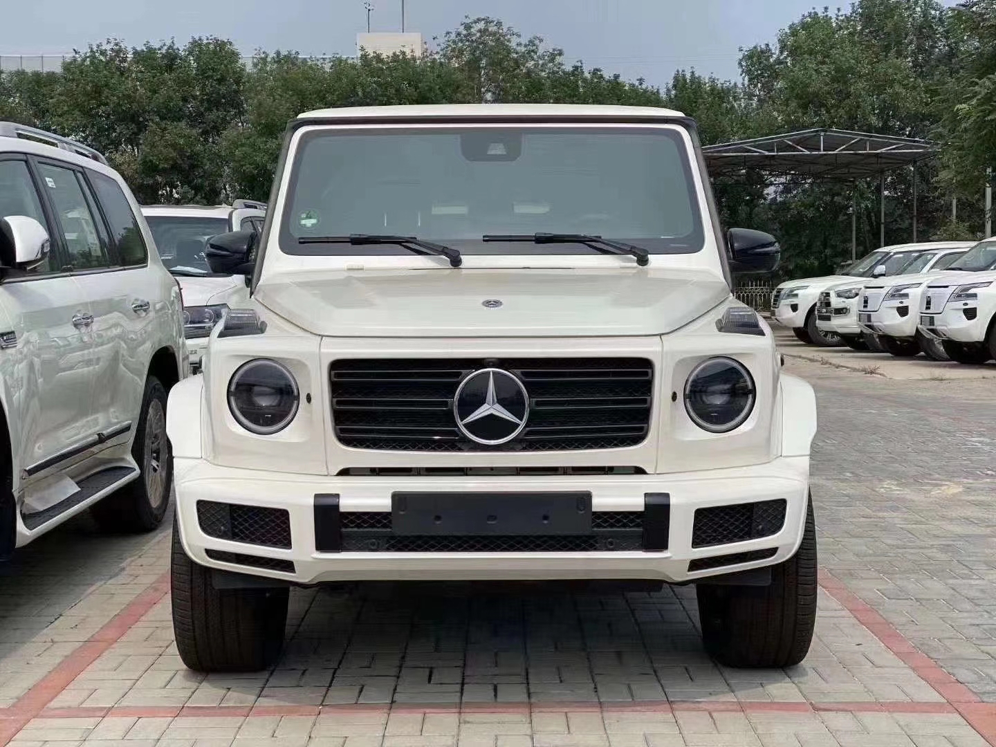 降价 正文2021款奔驰g400d柴油柴油 40周年纪念版霸气外露,它是越野车