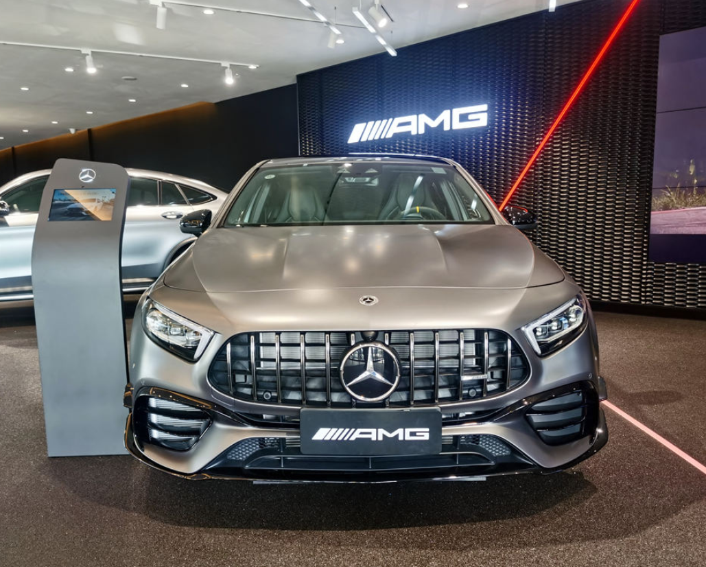 20款奔驰a45s哑光灰多少钱山脉灰现车价