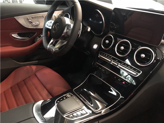 奔驰amg轿跑c43性能跑车蓝红