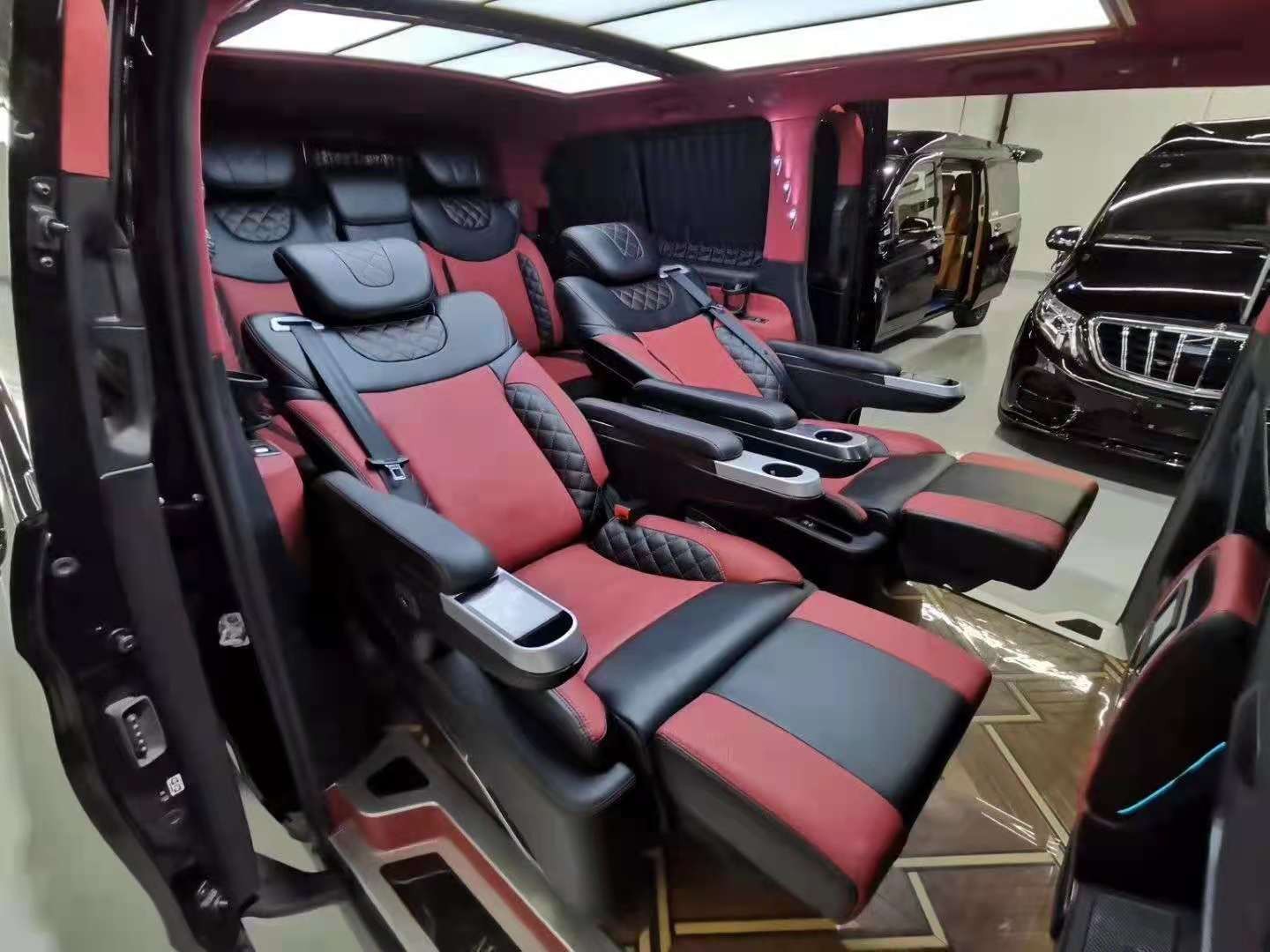 奔驰威霆商务车无死角整车改装项目