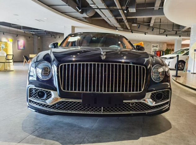 2021款宾利飞驰4.0极致性能的舒适座驾