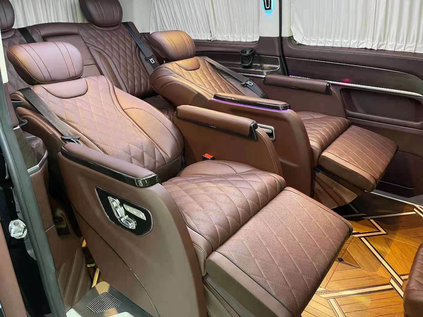 奔驰威霆可以改装成v260效果必须赞一个