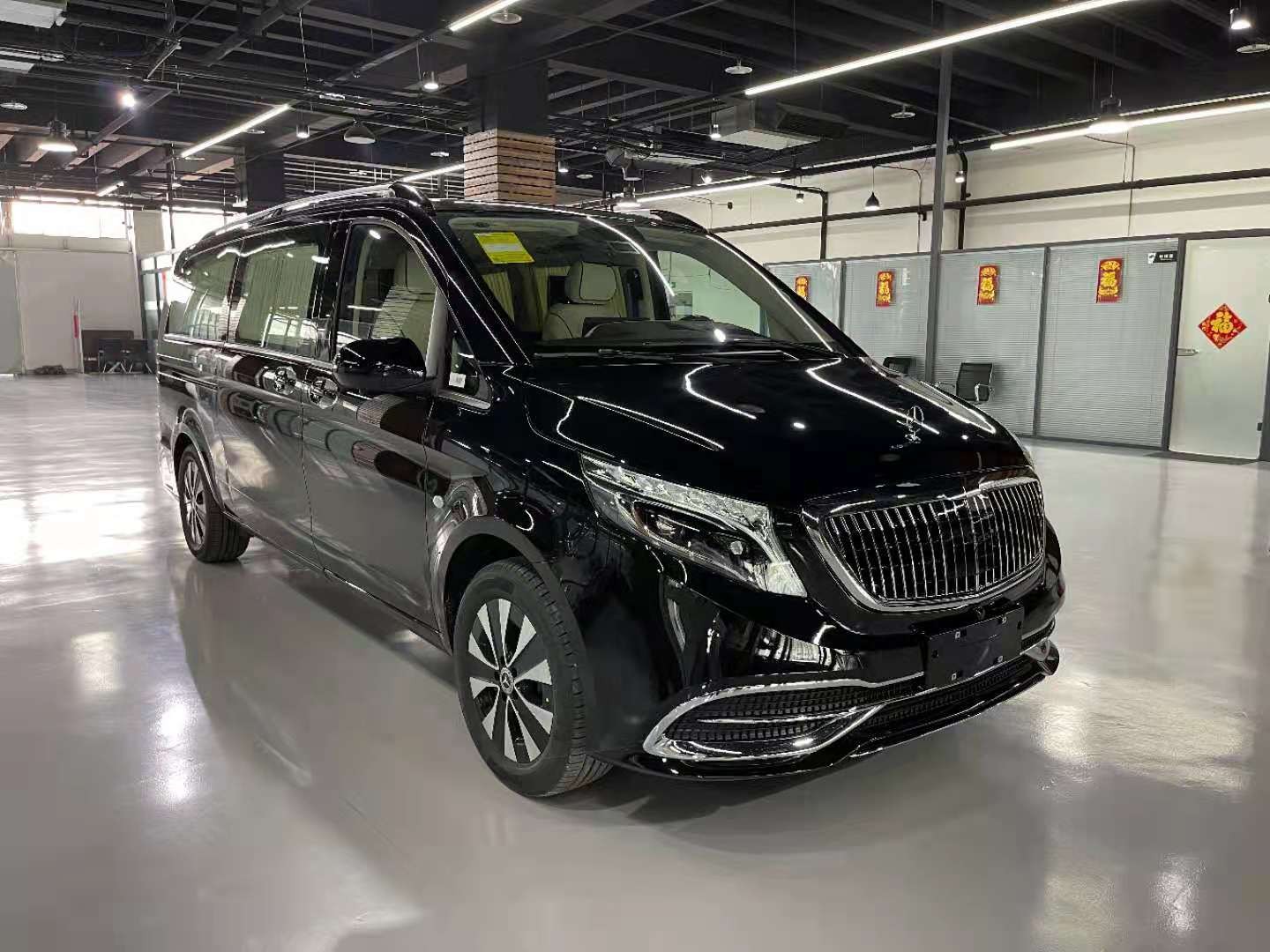 最新2021款奔驰威霆精英版改装案例_手机凤凰网