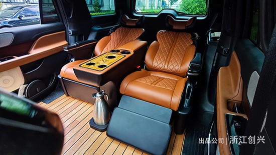 林肯领航员中后排改装舒适商务太空座椅_凤凰网汽车_凤凰网