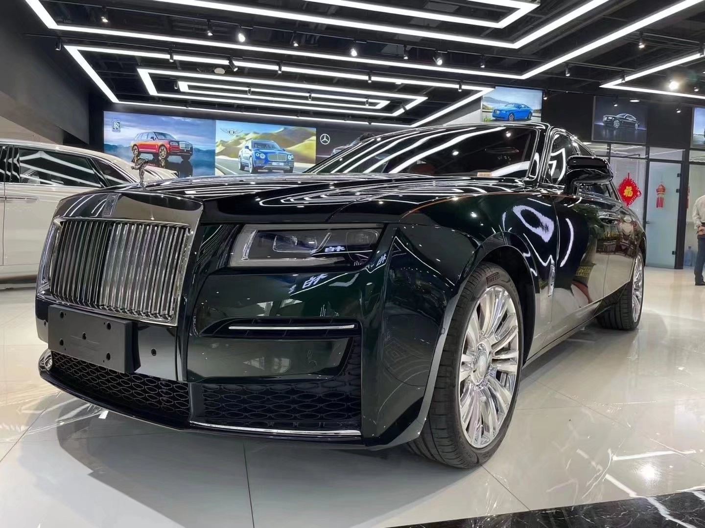 劳斯莱斯古斯特实拍图片现车全国落地价