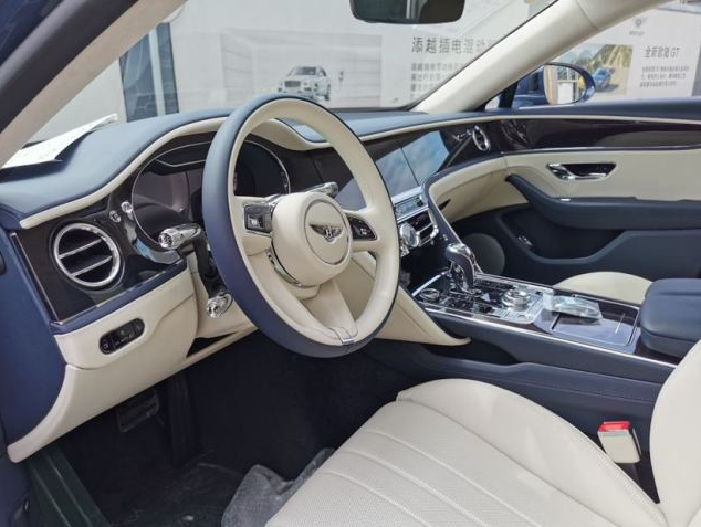 2021款宾利飞驰现车澎湃动力精致内饰