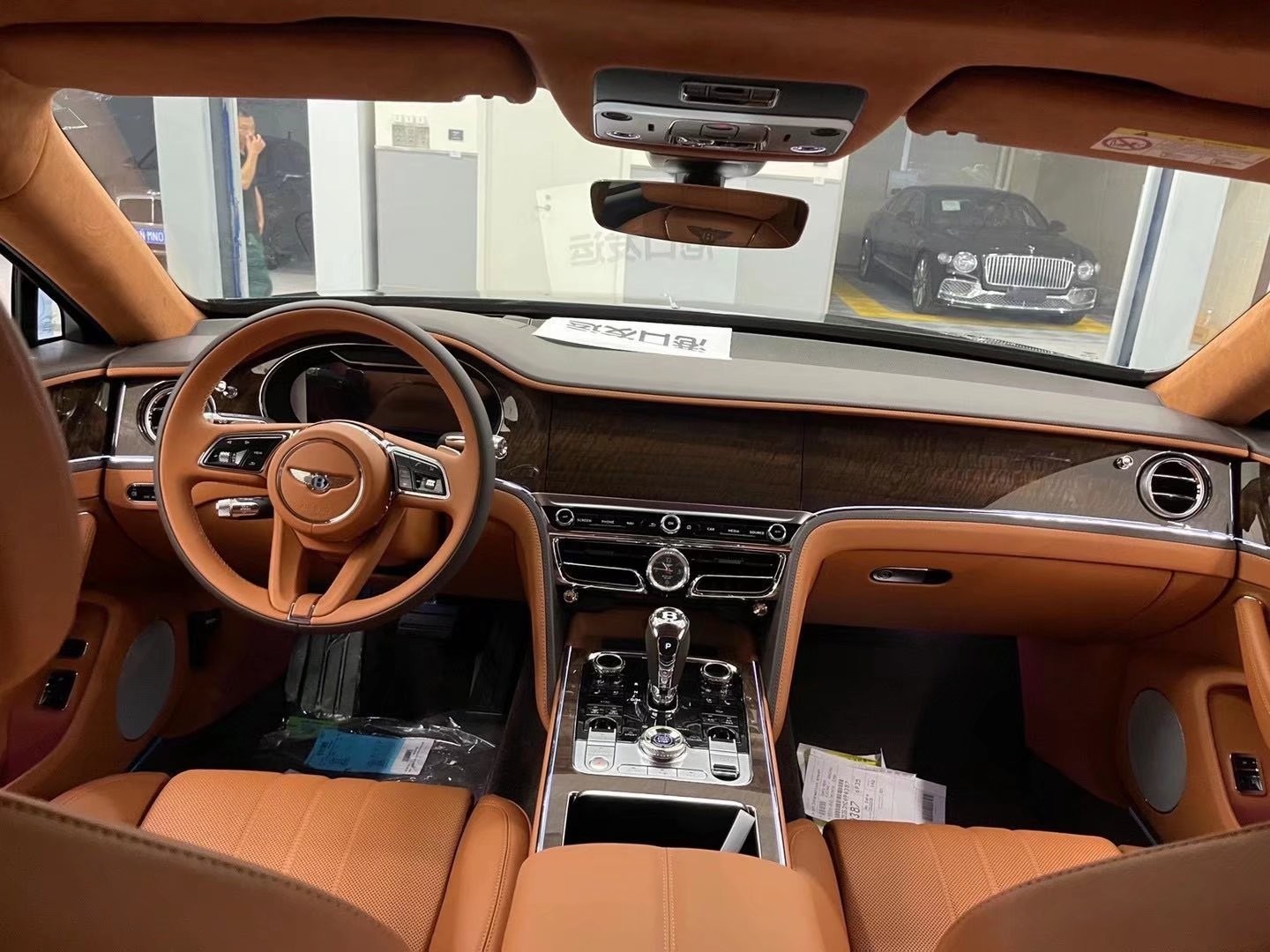 21款宾利添越4.0t五座版 全国最低优惠政策行情