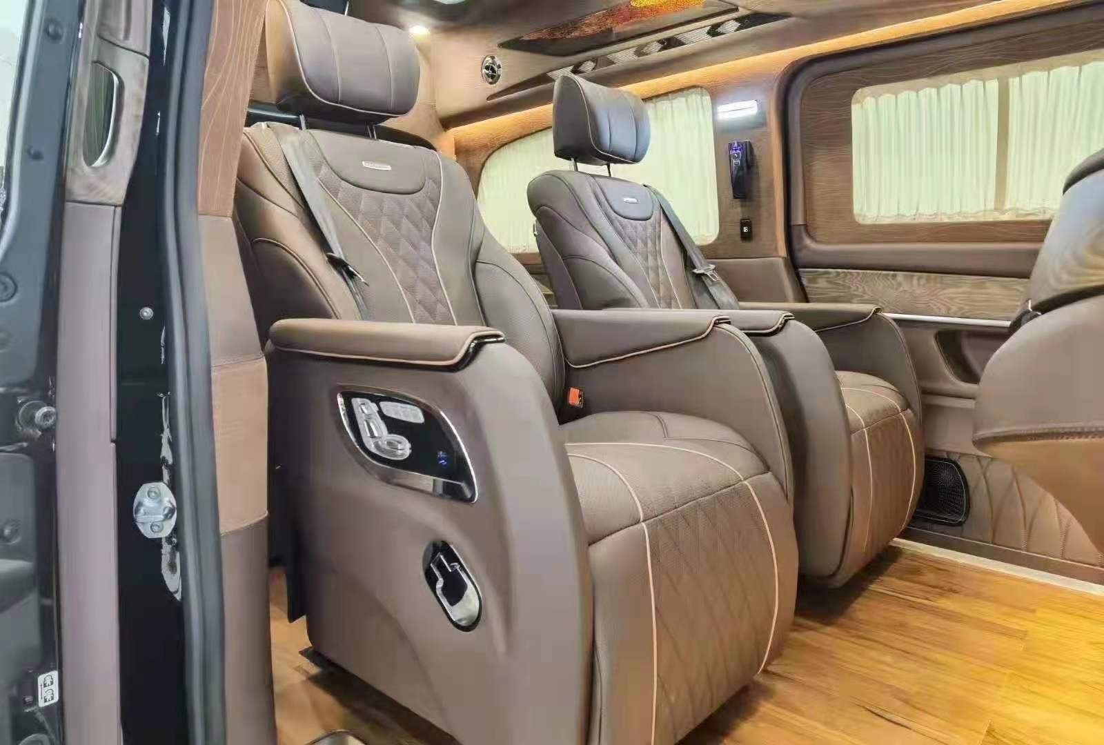 奔驰v260l商务车内饰甄选可谓一丝不苟