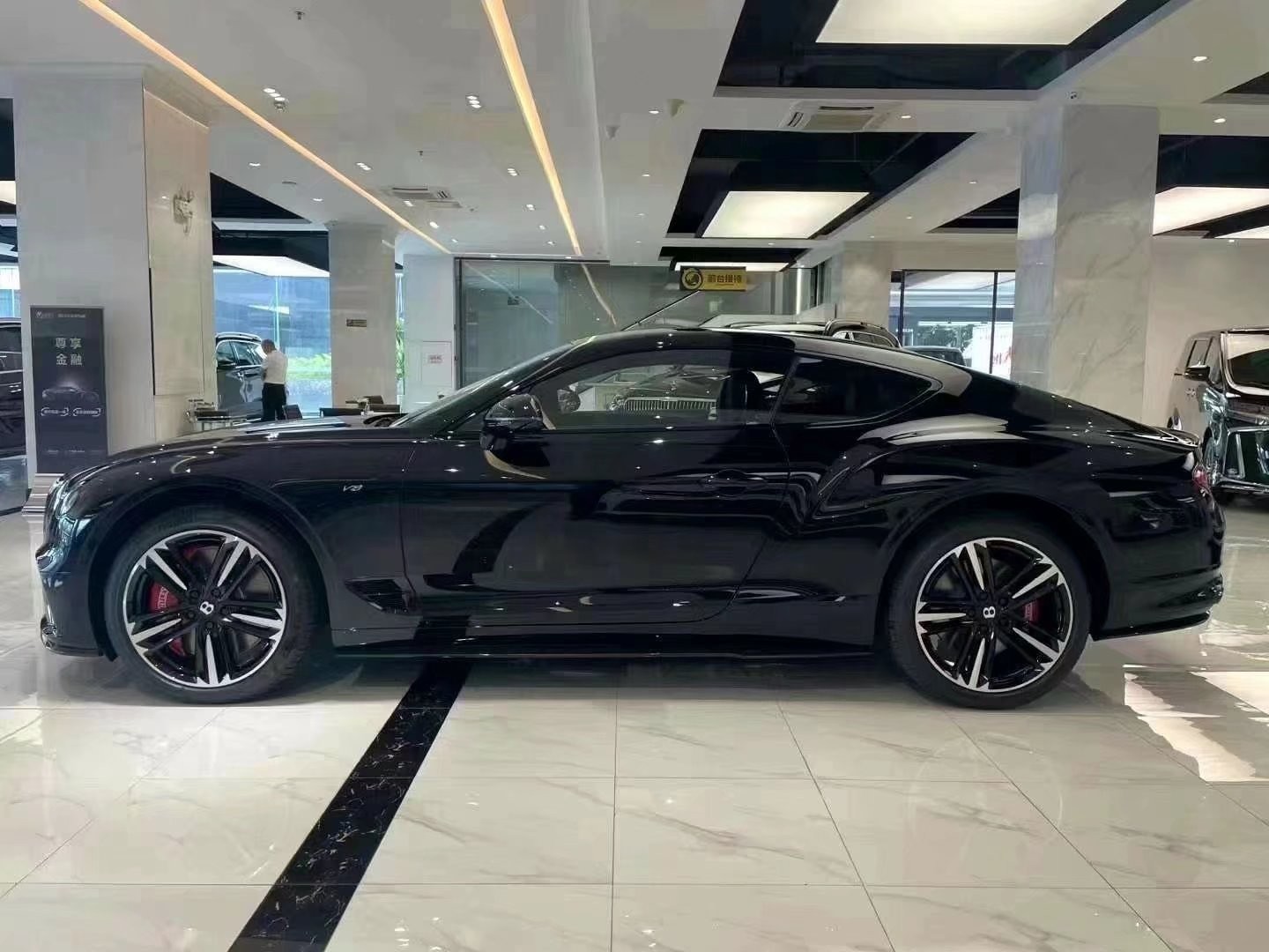 宾利欧陆gt黑武士现车全国落户最新优惠