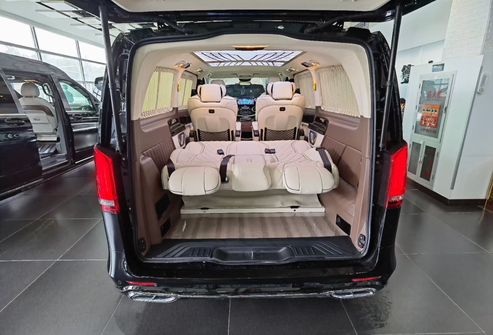 奔驰威霆奔驰v260定制改装可高顶可平顶