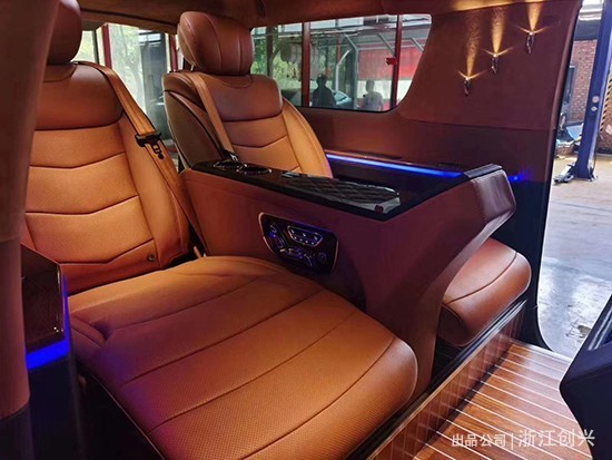 凯迪拉克凯雷德改装豪华航空座椅吧台