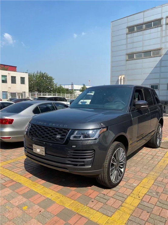 2020款路虎揽胜行政动感设计很强性能范