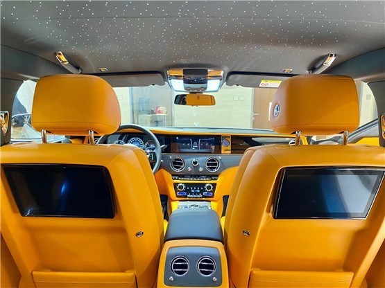 劳斯莱斯古斯特非凡之作星空顶奢华至极