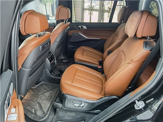 2020款宝马x7国六旗舰suv港口现车报价