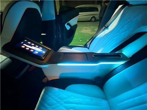 特斯拉modely改航空座椅后排改装案例
