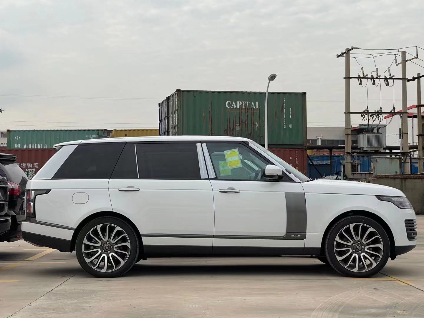 21款路虎揽胜创世加长暗影版现车钜惠