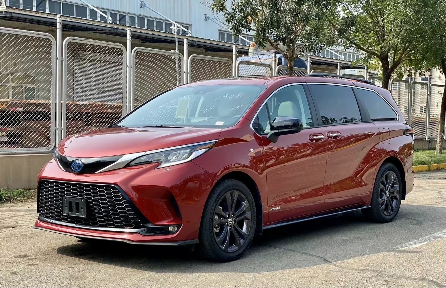 21款丰田塞纳2.5混动版海外一手车源