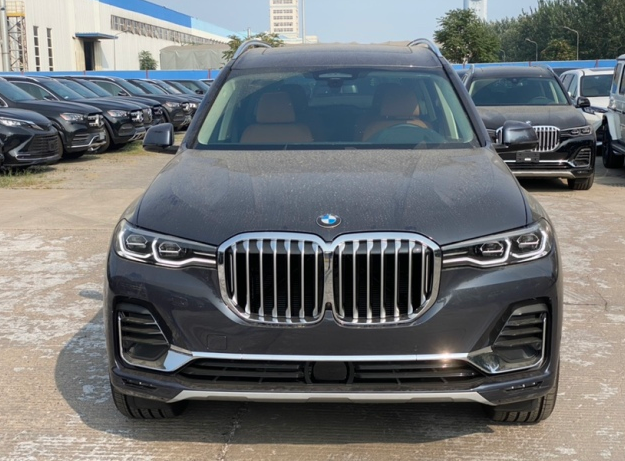 宝马x7对比奔驰gls450哪个更好