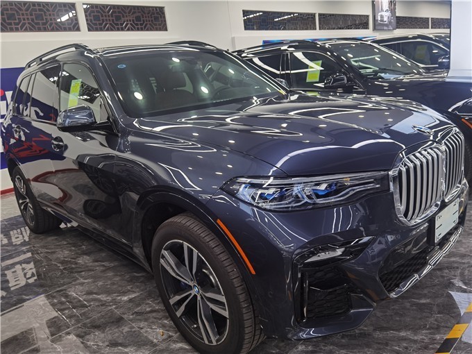 2021款宝马x7现车急回款100万限时抢购