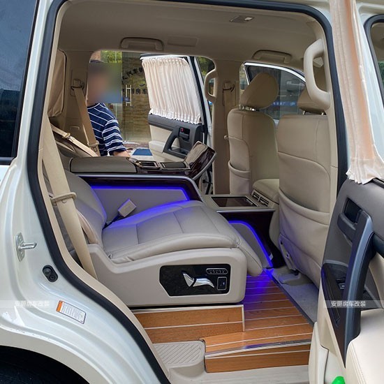 丰田兰德酷路泽改装航空座椅内饰事例