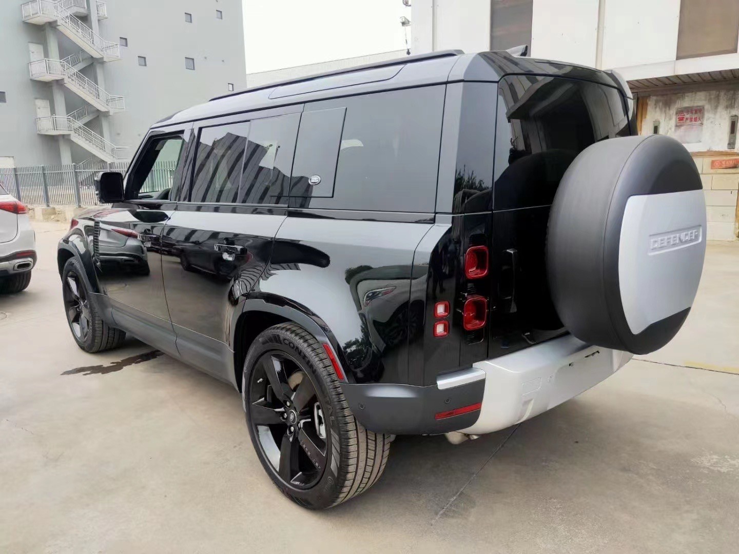 21款路虎卫士天津现车钜惠接受全国预定