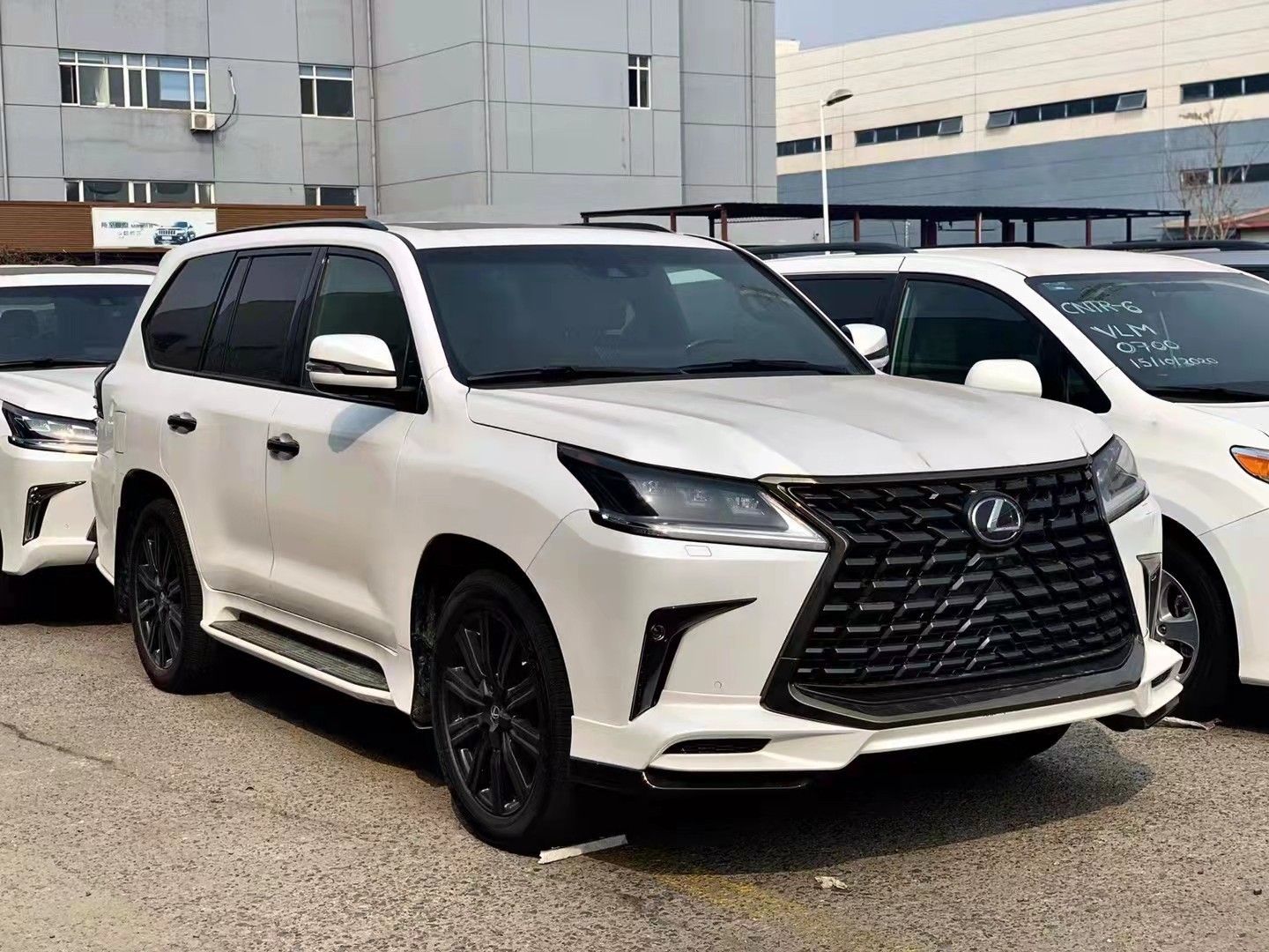 21款雷克萨斯lx570现车到店让利促销中