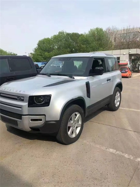 21款路虎卫士两门欧版30t年底限时秒杀