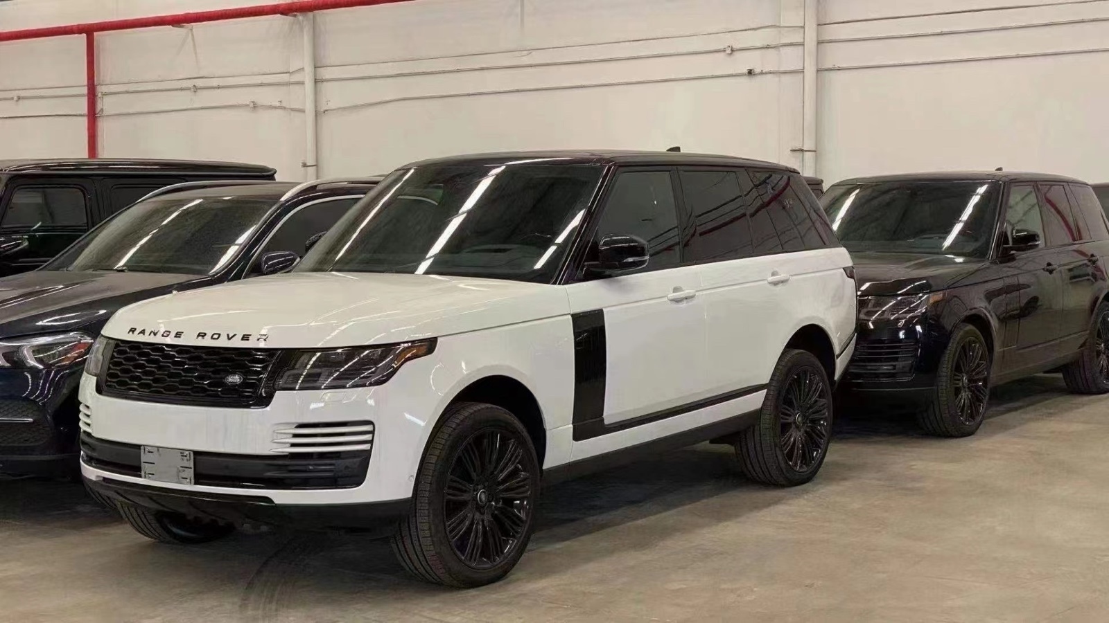 21款路虎揽胜行政黑曜版现车年底特惠