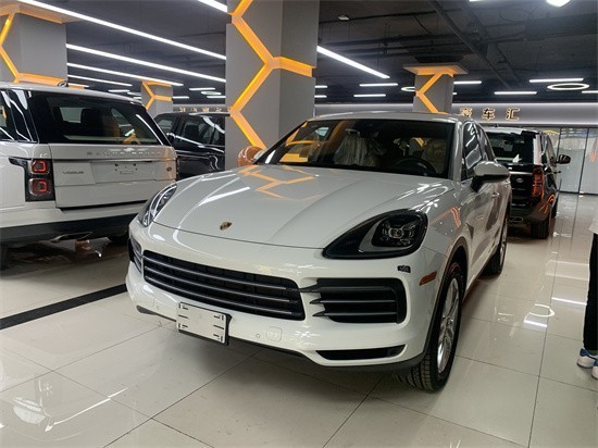 21款保时捷卡宴现车白色12月优惠10万